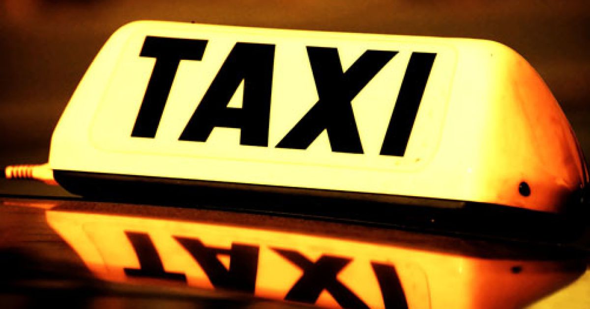 Таксист заробив на іноземці півтисячі