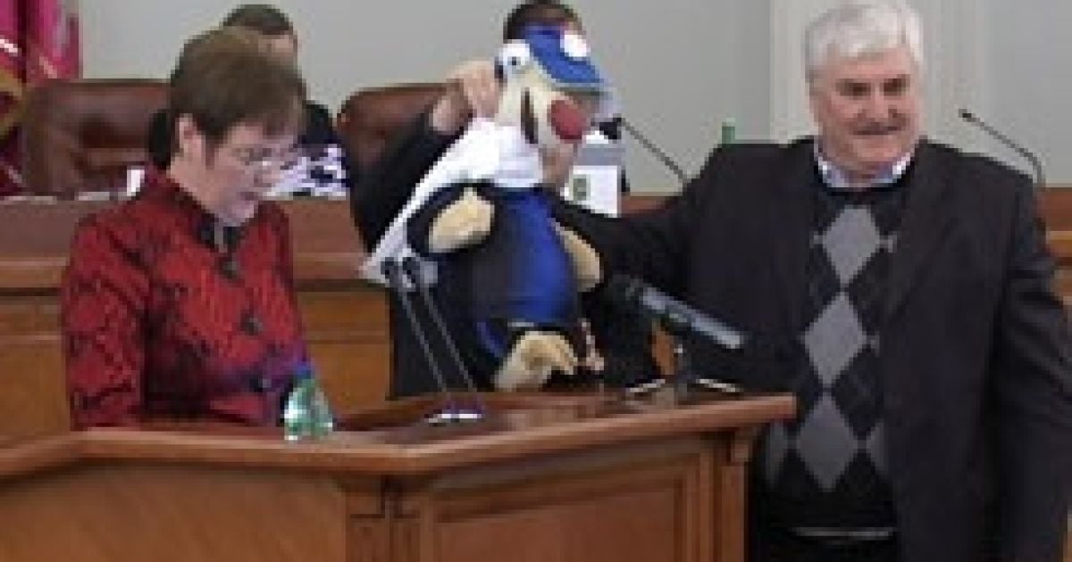 Регіонали за допомогою ляльки лінивця намагалися зірвати виступ депутатки від "Батьківщини"