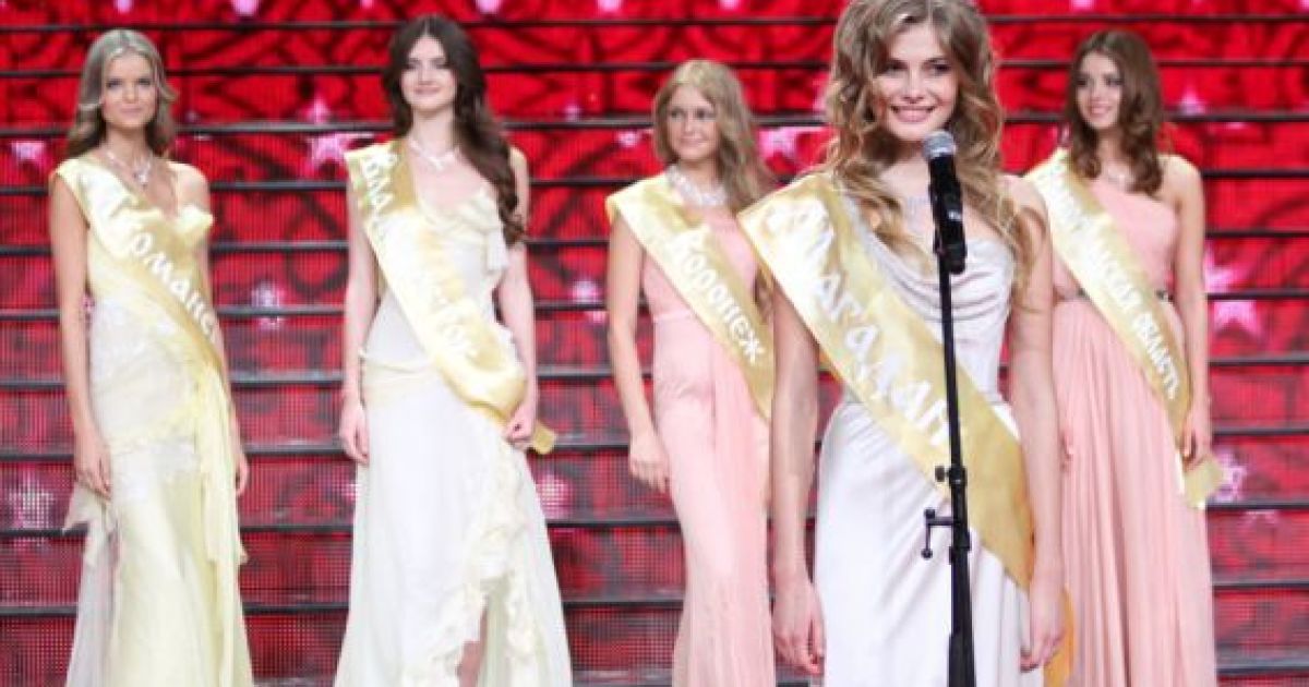 Міс Росія-2012 обрали 18-річну красуню Єлизавету Голованову / © metronews.ru