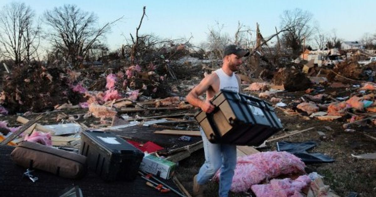 По США прокотилася хвиля руйнівних торнадо / © AFP