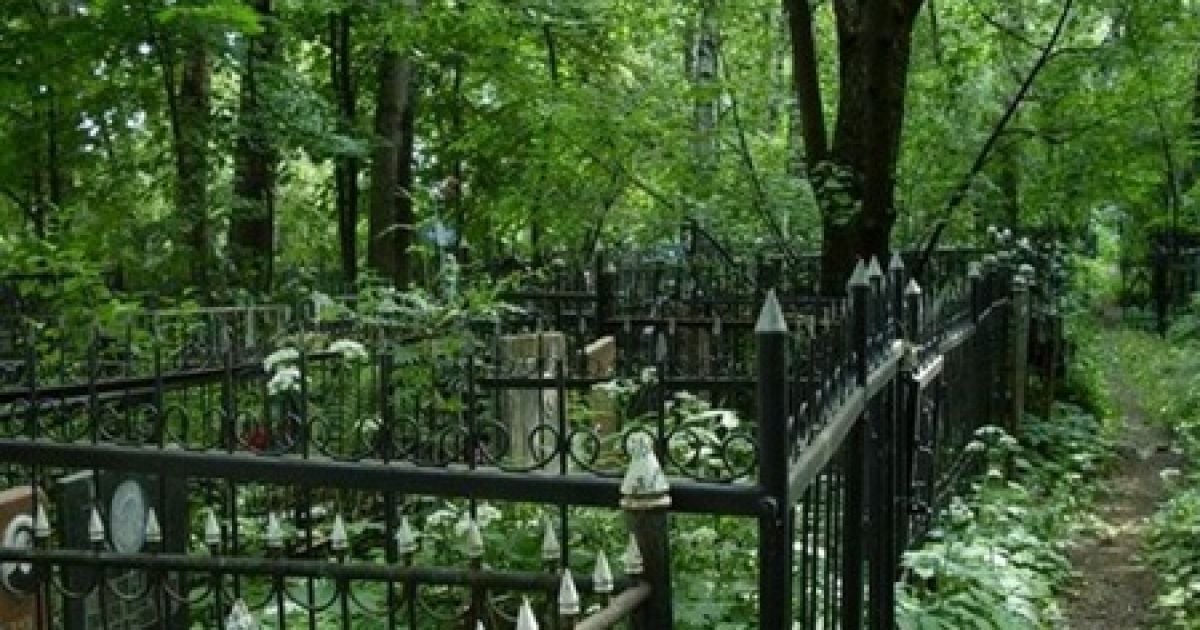 Києву потрібна земля для кладовищ