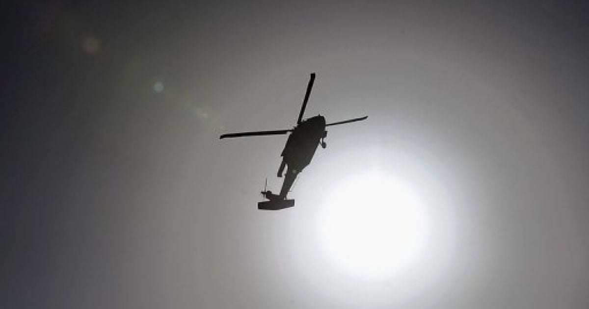 Невеликий вертоліт приземлився прямо на території колонії