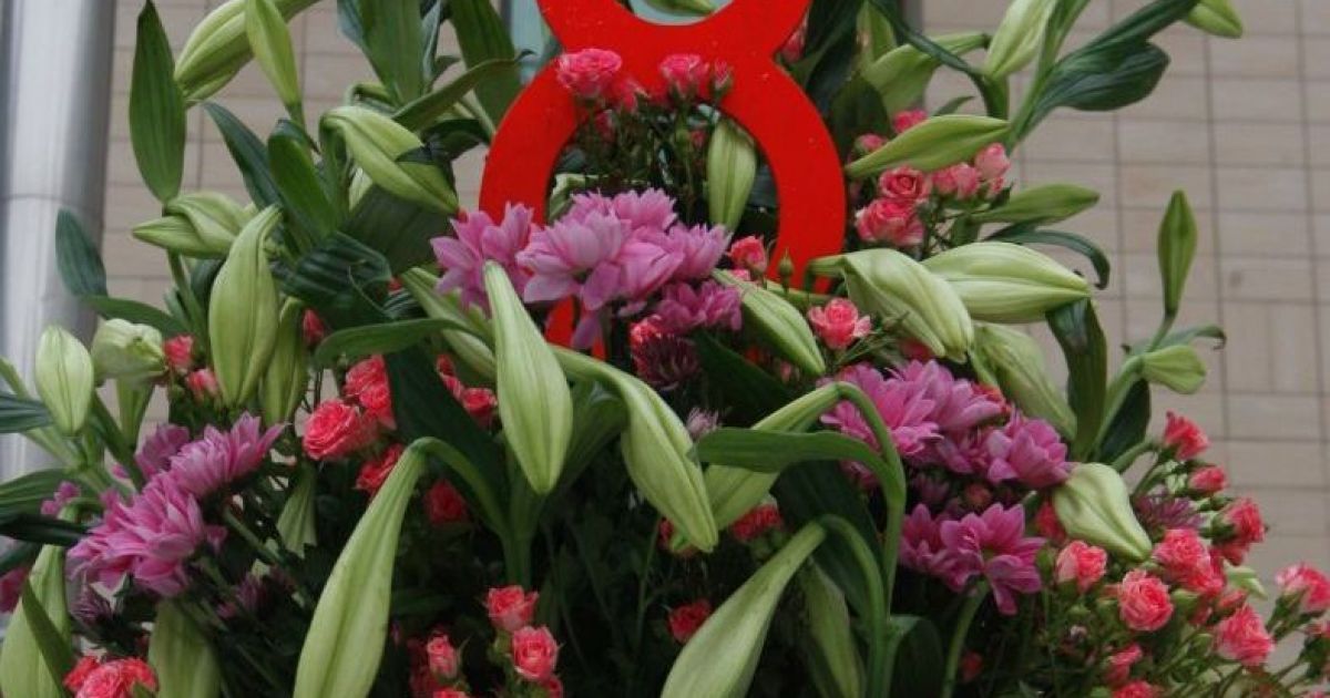 На 8 березня українці зібрали букет із 2501 квітки