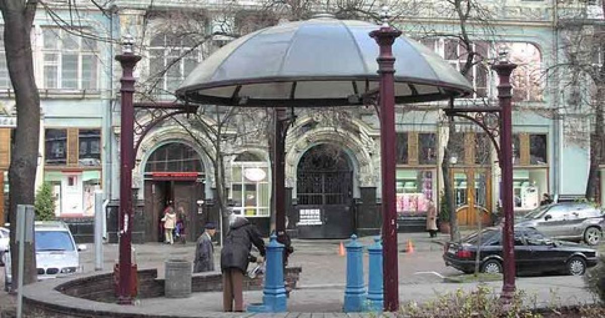 У Києві п'ять із 10 перевірених проб води із бюветів не відповідали нормативам: перелік