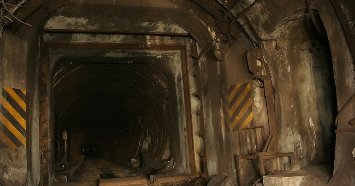 Елемент цивільної оборони - герметичні двері