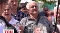 Они блокируют, она голодает