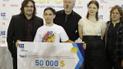 Дмитро Голуб з чеком на 50 тисяч доларів за гімн Євро-2012