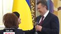 Віктор Янукович люб'язно поспілкувався з матір'ю убитого журналіста Георгія Гонгадзе
