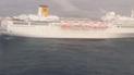 После пожара на борту Costa Allegra лайнер с тысячей людьми на борту лег в дрейф у Сейшел