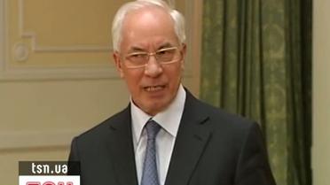 Азаров очікує на поповнення в уряді до понеділка