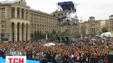 В центре Киева отмечают День Победы