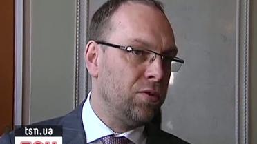 Власенко не оценил "видеопоцелуй" и заявил, что видел лучшие фейки о себе