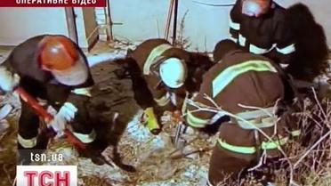 В Тернополе мужчина застрял в сточной трубе