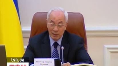 Азаров буде контролювати якість дитячих продуктів
