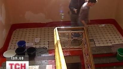 В одній з найкращих київських лікарень протікає дах