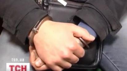 Троє молодиків зґвалтували, задушили і підпалили дівчину