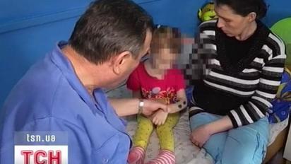 На Сумщині через недбальство батьків ледь не загинула чотирирічна дівчинка