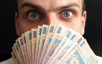 Двух следователей Миндоходов "накрыли" с взяткой в четверть миллиона гривен