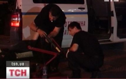 В центрі Києва підірвали бомбу, сховану у пакеті з-під соку