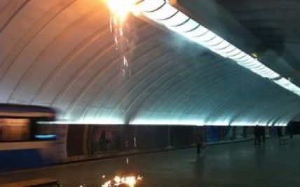 Станція метро "Осокорки" повністю відновила роботу
