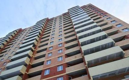 У Коломиї двоє рідних братів випали з балкона і розбилися