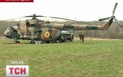 Гелікоптер з міністром оборони ледь не впав на село