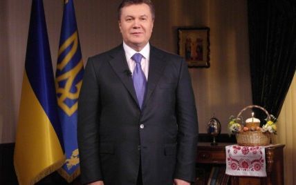 Янукович привітав українців з Воскресінням Христовим