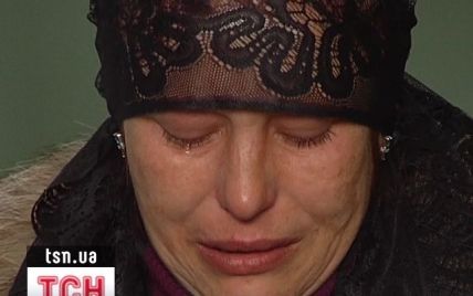 Мати Оксани Макар над тілом доньки пообіцяла дочекатись покарання її вбивць