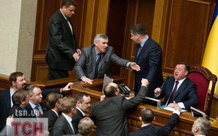 Кравчук не збирається платити за понівечений мікрофон