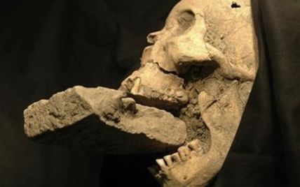 Археологи розкопали скелет вампіра, похований у 16 столітті (фото)