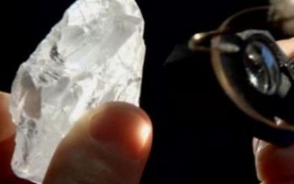 Фізикам вдалося створити квантовий комп'ютер в алмазі