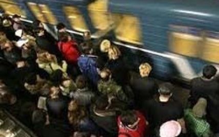 Петербурзьким метро носився переповнений потяг без гальмів