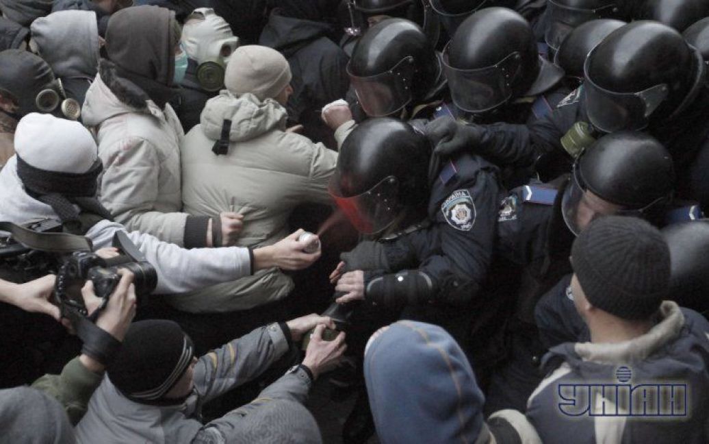 Під Адміністрацією президента стались сутички людей з міліцією / © УНІАН