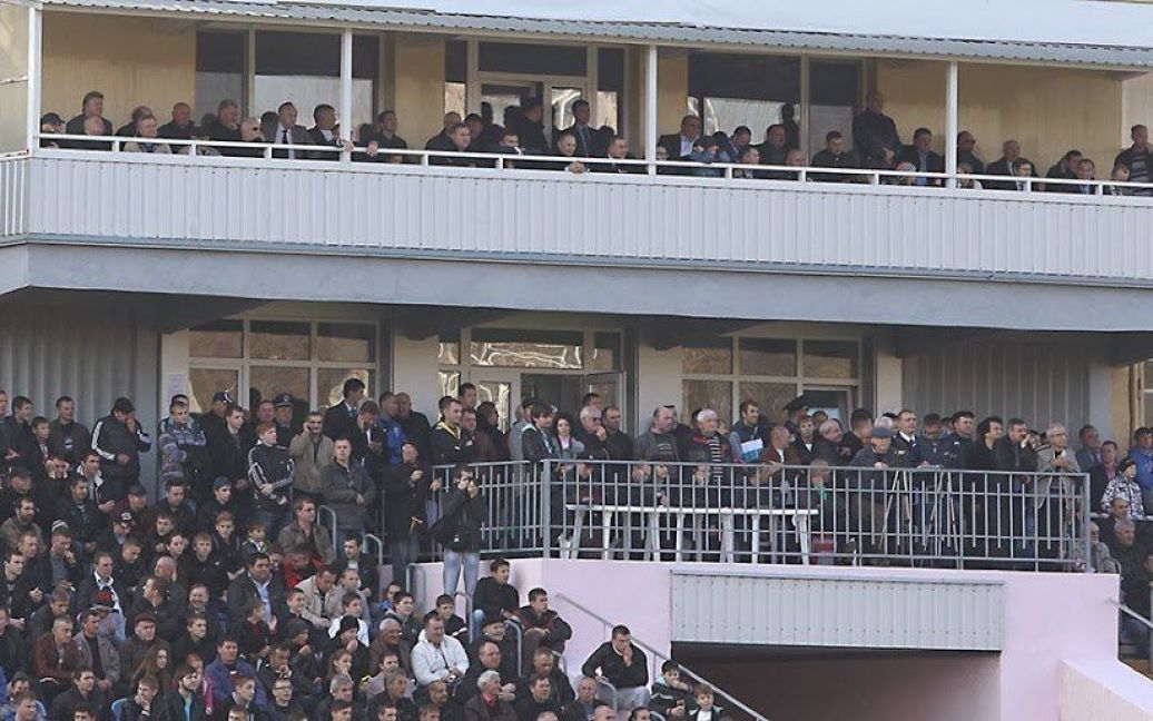 Миколаївські фанати показали як треба ходити на футбол / © old.izvestia.com.ua