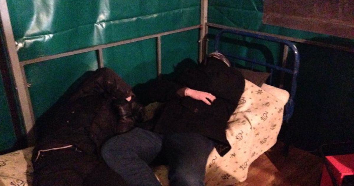 У Маріїнці живуть тимчасово молодики