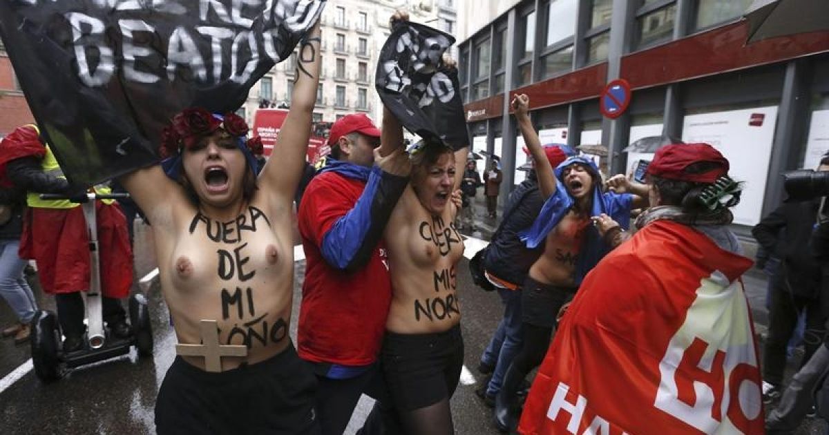 Femen спробували зірвати марш проти абортів