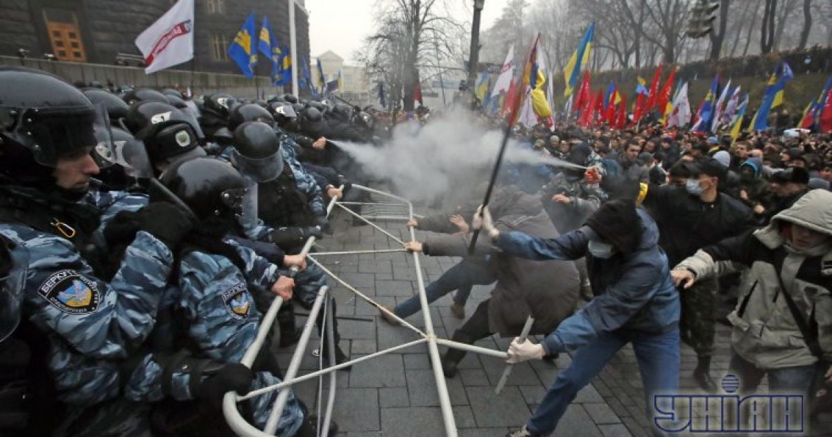 Сутички з "Беркутом" під Кабміном / © УНІАН