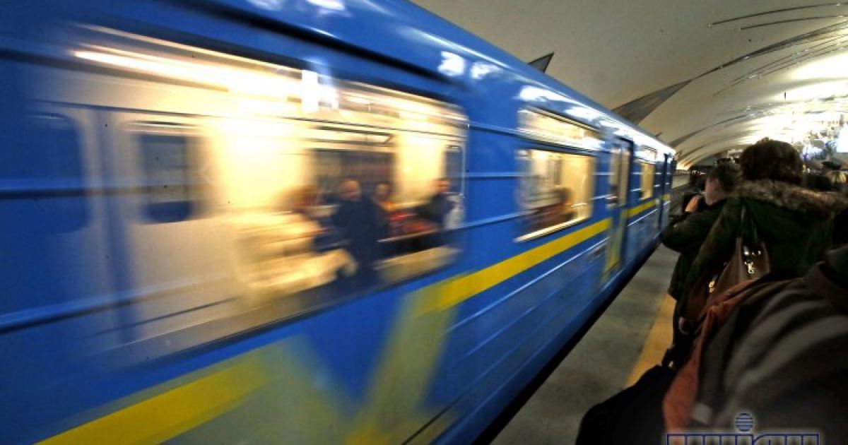 Метро "Крещатик" не работает