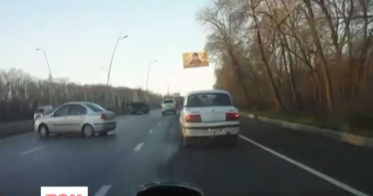 Водії у Донецьку виявилися неготовими до першої ожеледиці