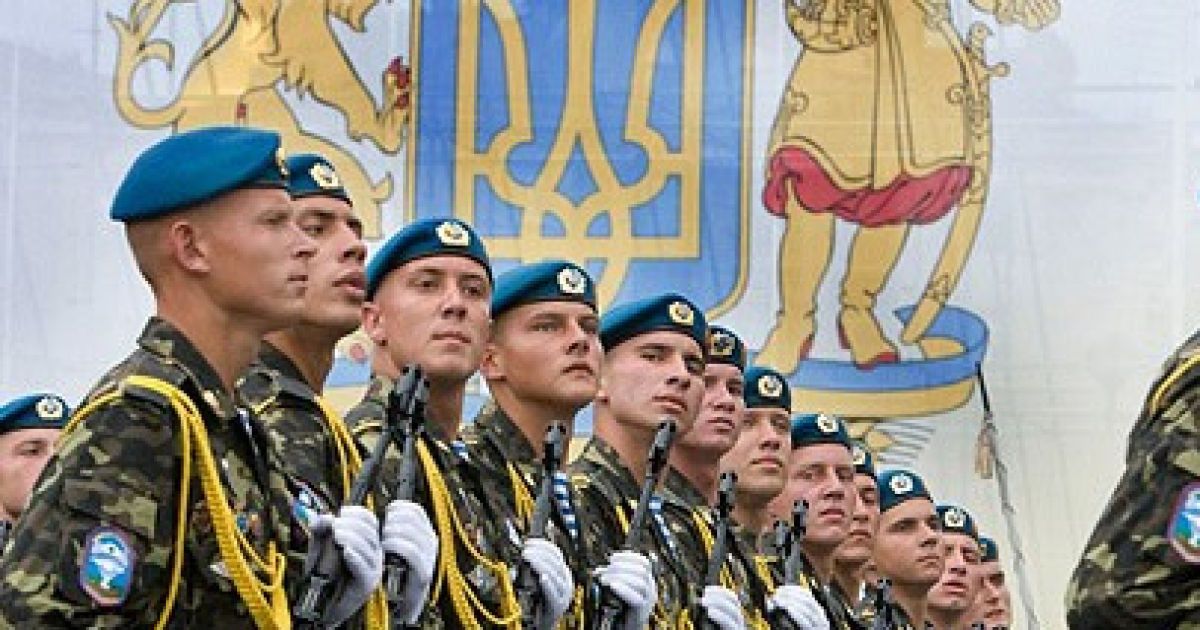 В Україні повідомили подробиці відновлення строкової служби