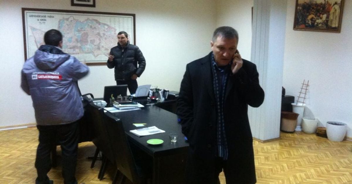 Депутати намагаються звільнити затриманих