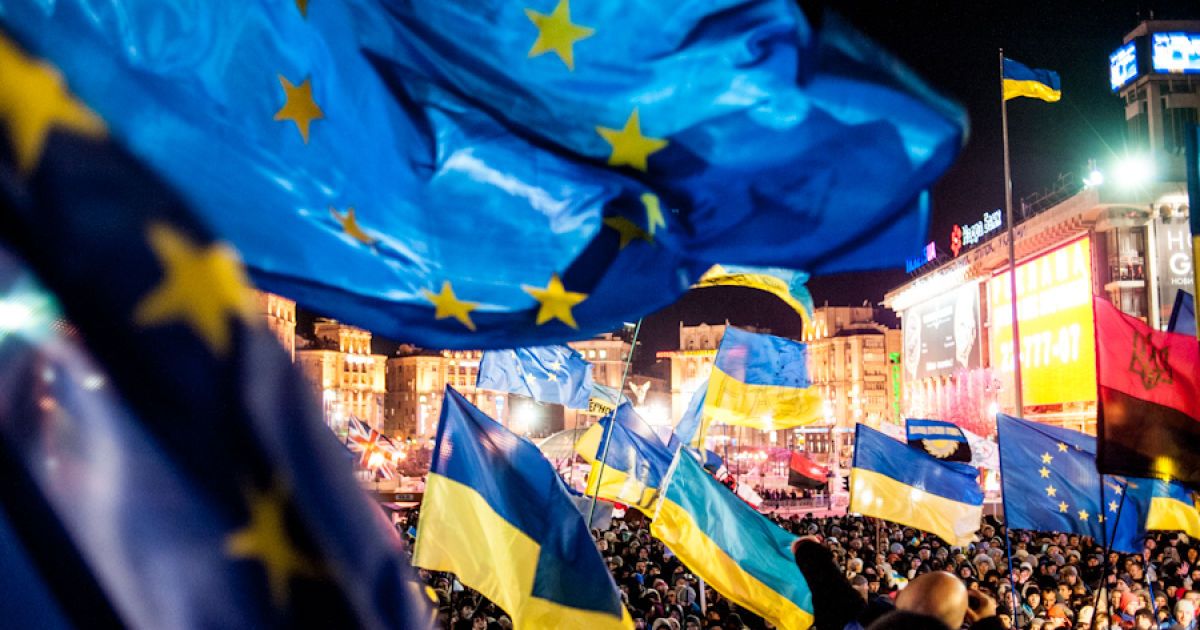 Євромайдану запропонували обігрів і чай