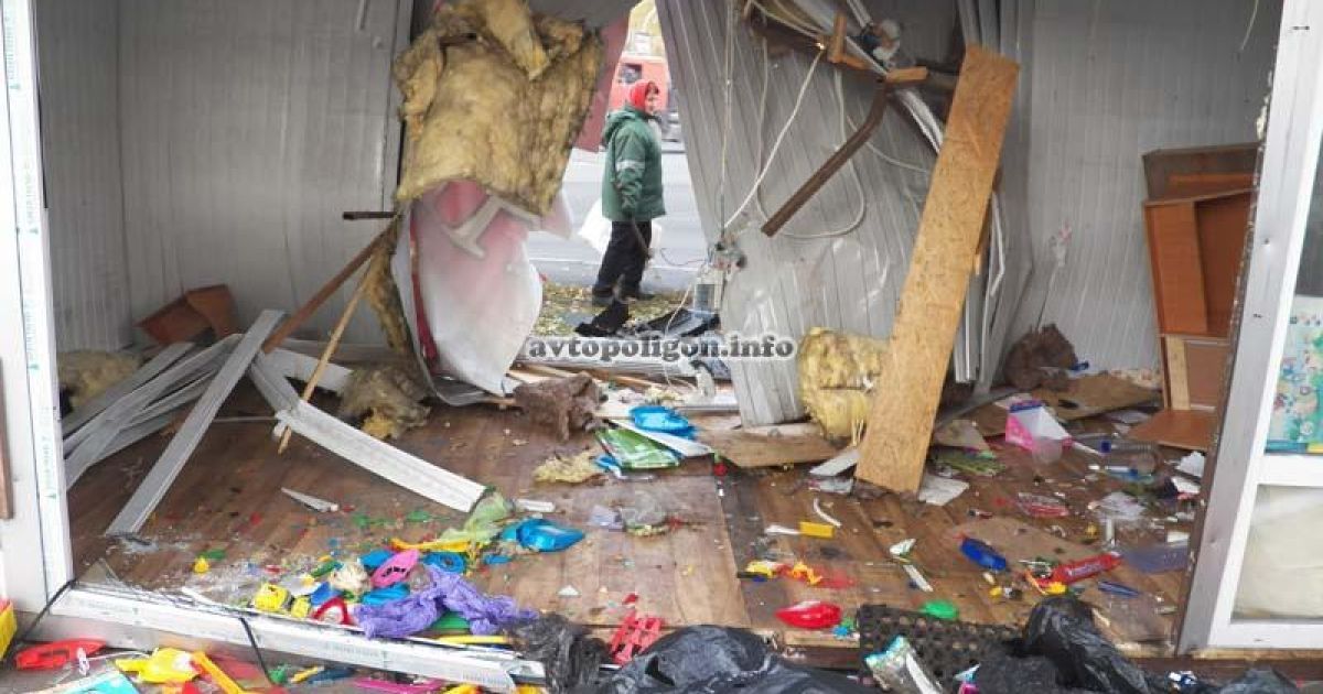 Магазин іграшок у Києві розгромив водій із МВС