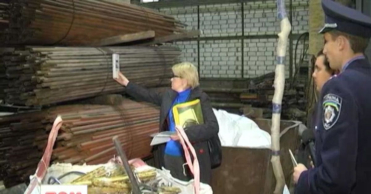 Опромінені радіацією труби знайшли поблизу Києва