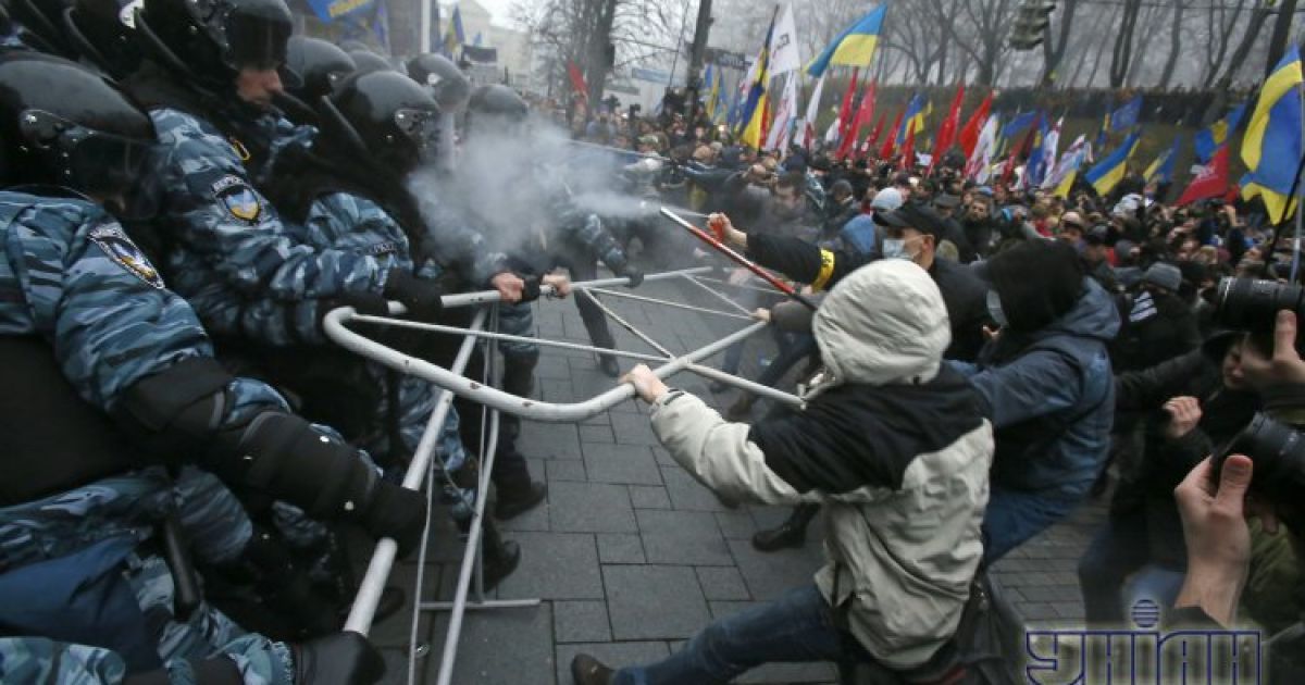 Сутички з "Беркутом" під Кабміном / © УНІАН