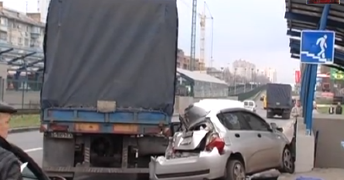 Водії пошкоджених авто вчасно відійшли.