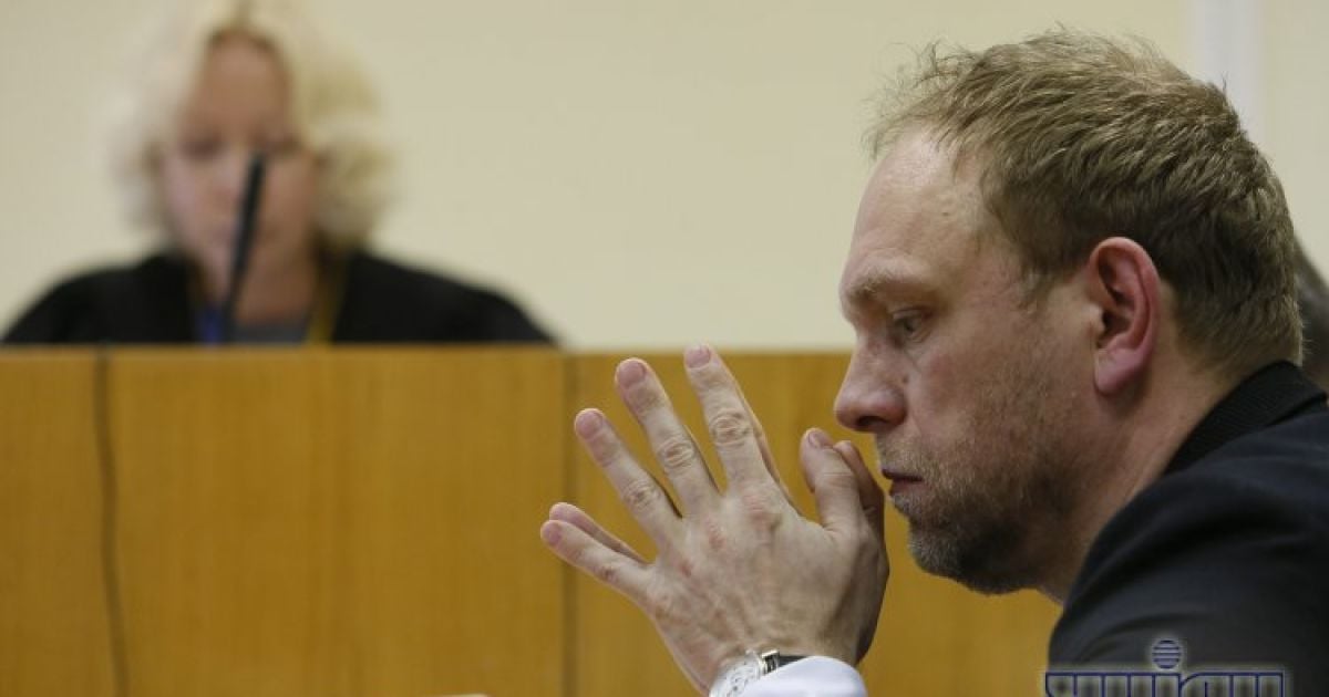 Власенку продовжили заборону на виїзд і спілкування з екс-дружиною ще на два місяці