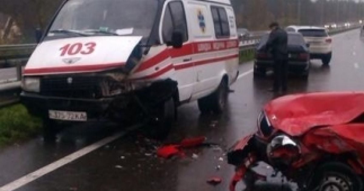 На місце аварії була викликана нова швидка