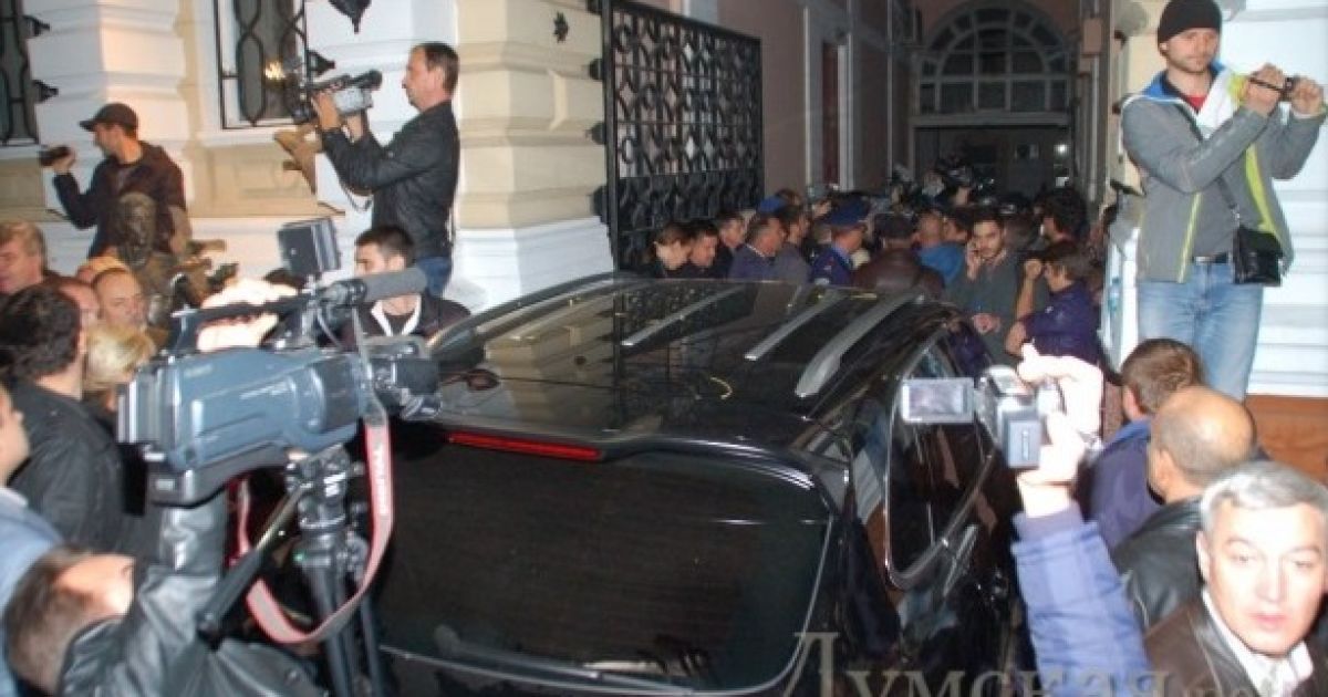 В Одесі штурмують міліцію