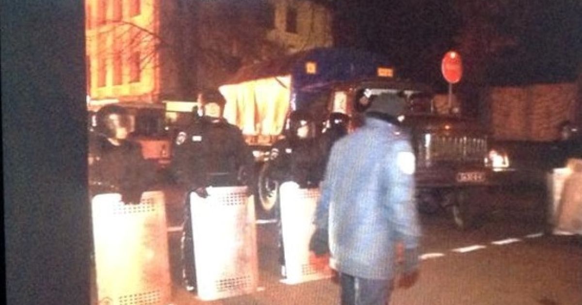 Нічні військові та міліцейські автоманеври в Києві. Фото Павла Мяснова